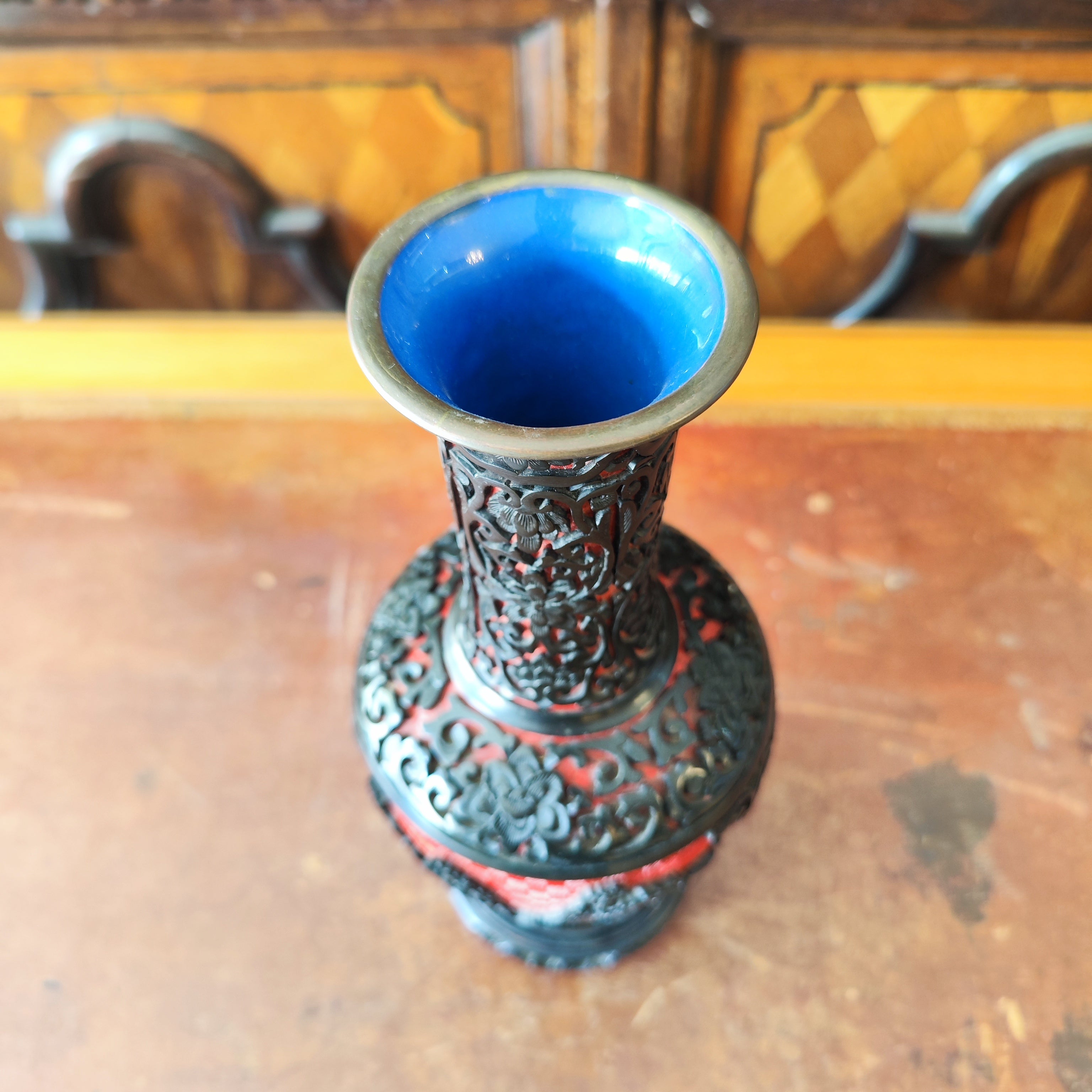 Jarrón chino de laca roja y negra. China SXIX