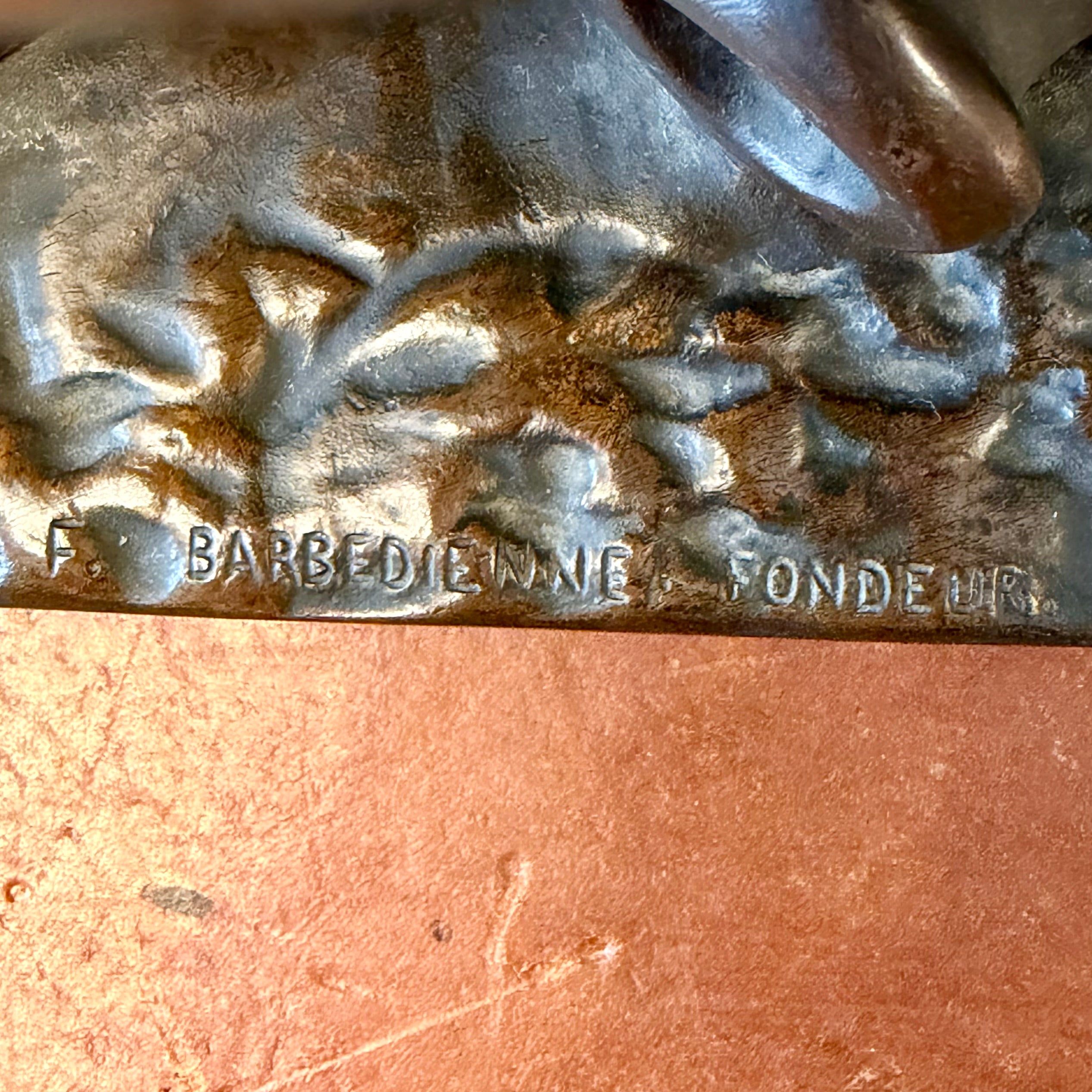 Escultura de bronce francesa de Venus firmada Barbedienne. Francia SXIX