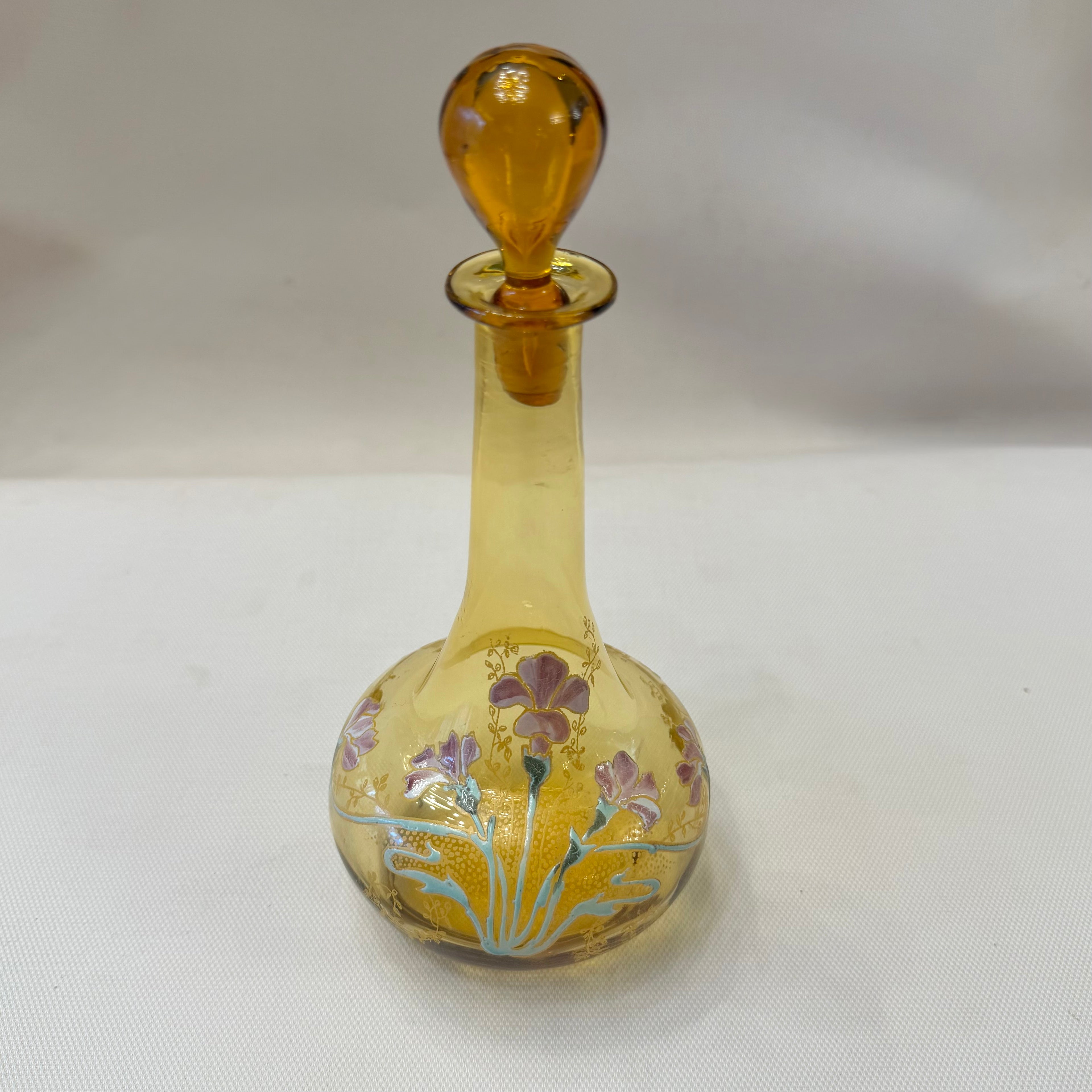Botella de vidrio esmaltada Art-Nouveau con orquídeas. Francia SXX