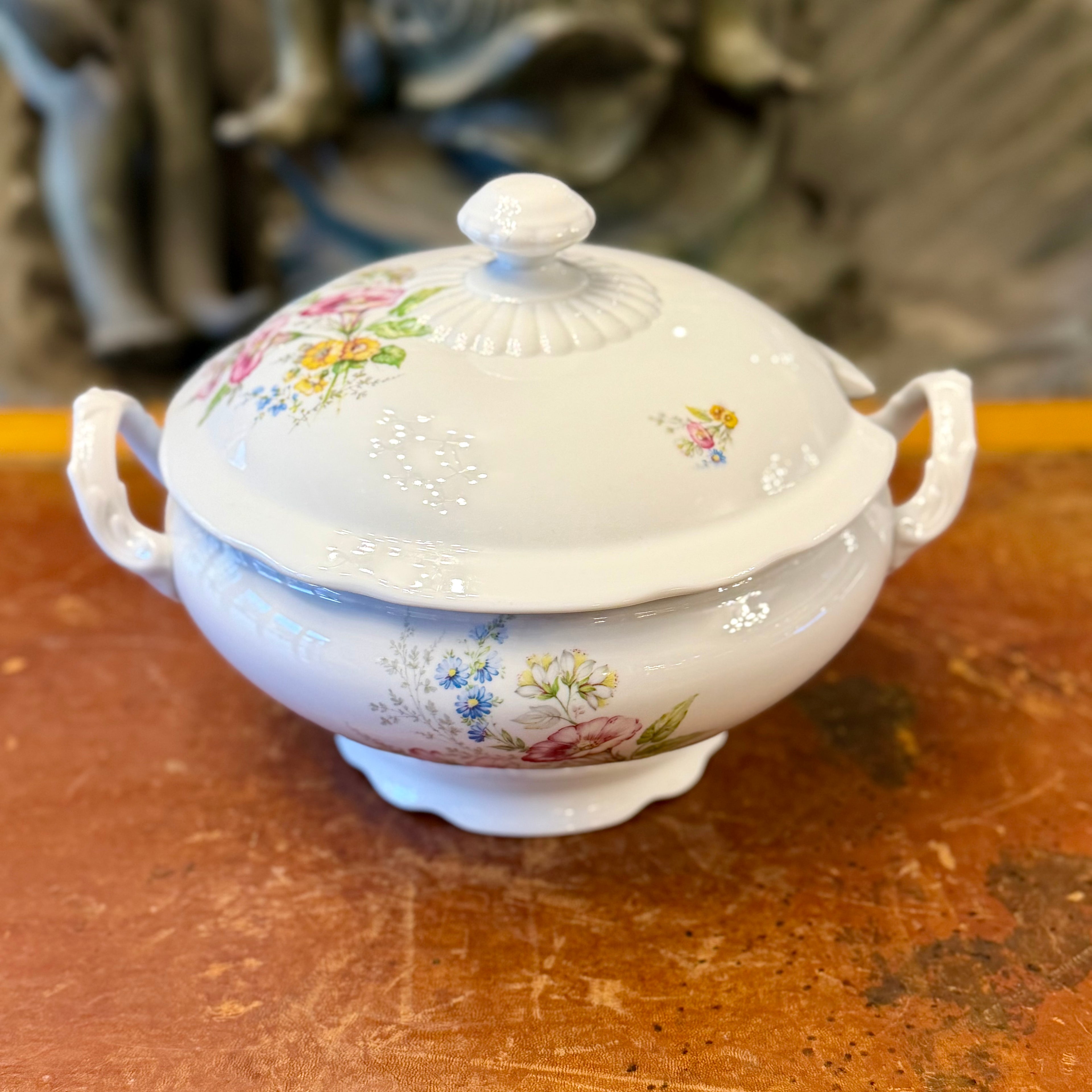 Sopera porcelana alemana Shumann Arzberg. Alemania SXX