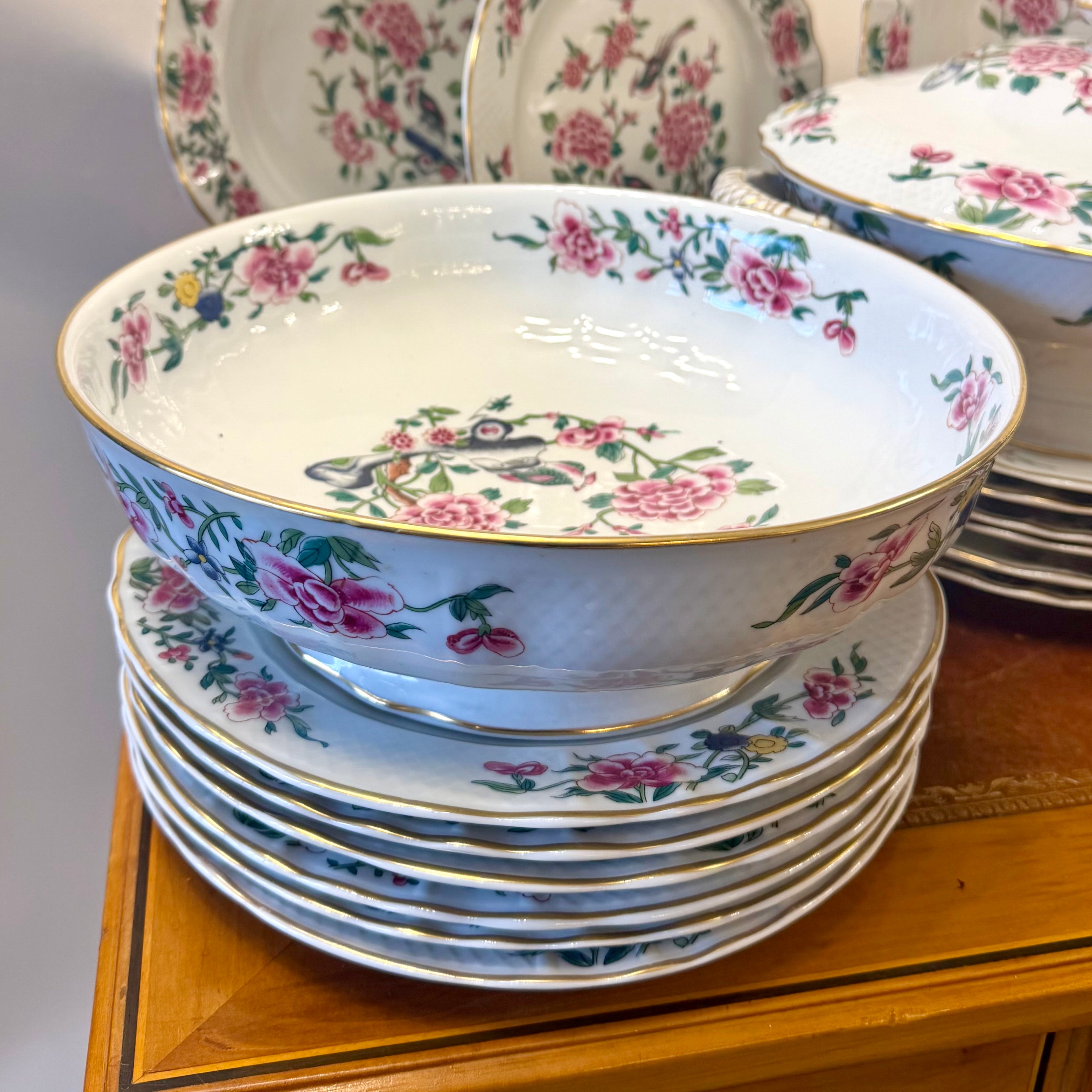 Vajilla de porcelana francesa Limoges Bernardaud modelo Condé. Francia SXIX