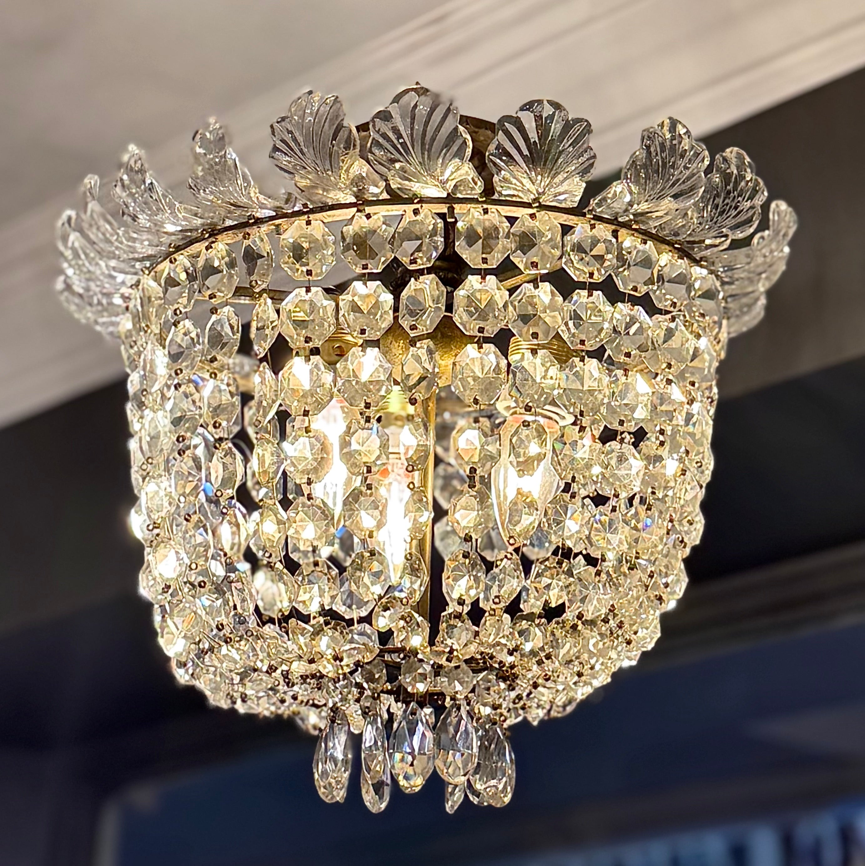 Plafón francés decorado con lagrimas de cristal. Francia SXIX