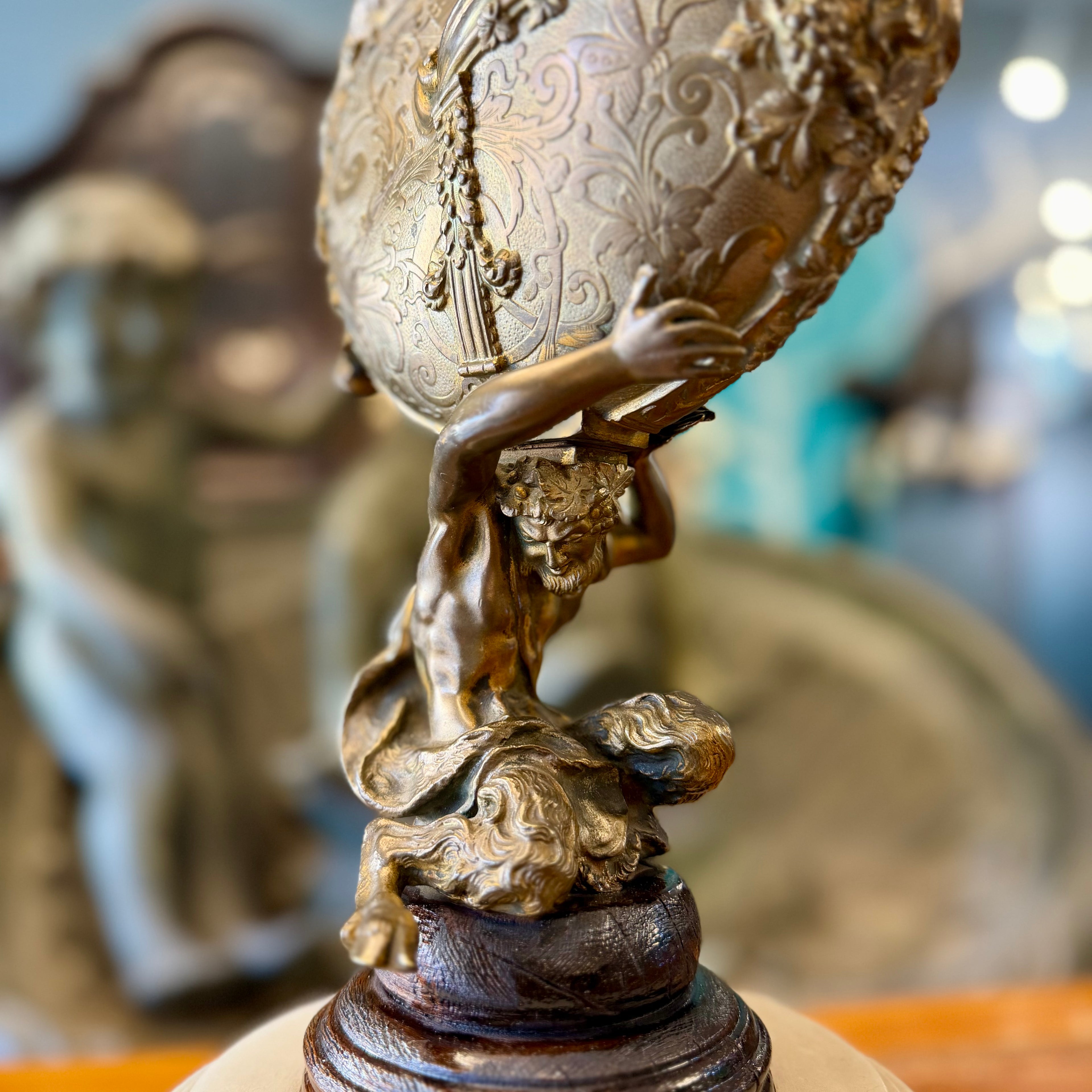 Centro de mesa de bronce con dios Dionisio. Francia SXIX