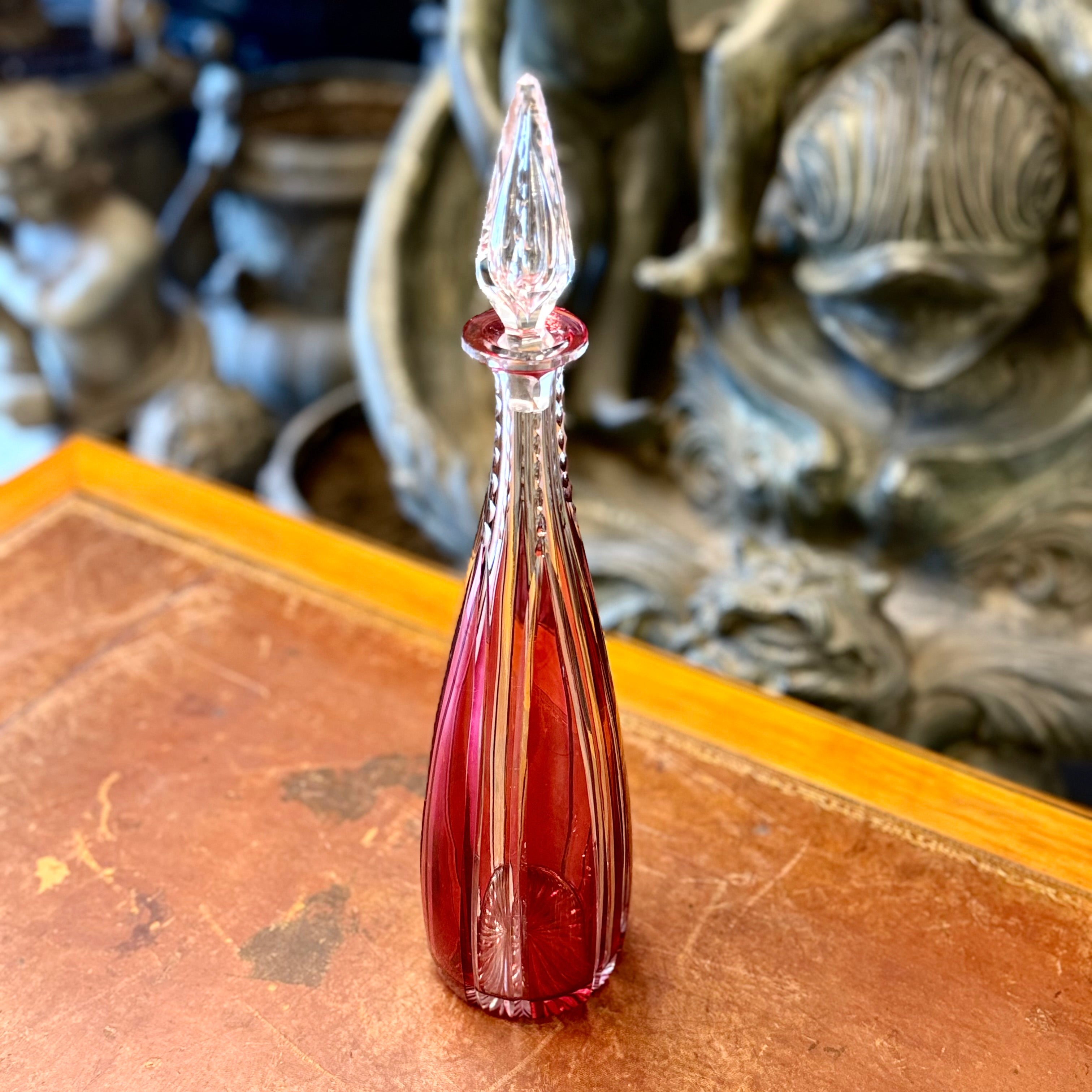 Botella de cristal cortado belga de lonjas. Bélgica SXX