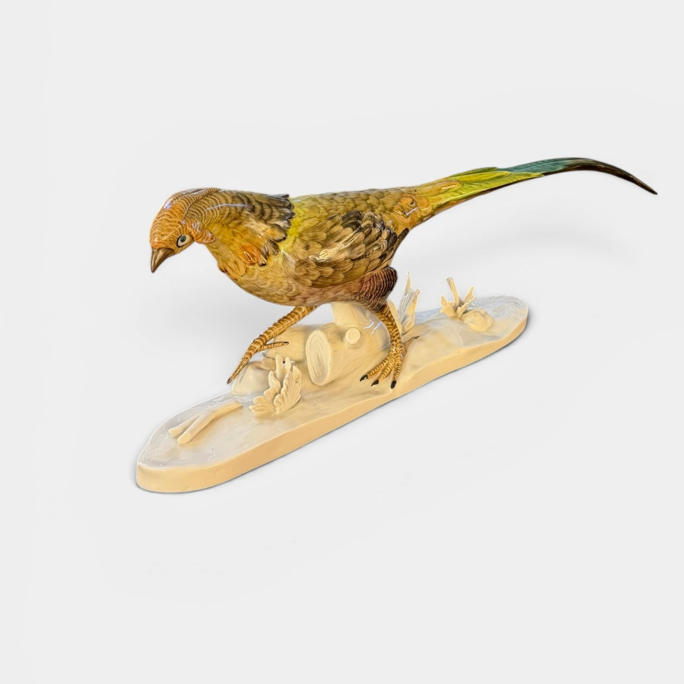 Figura de porcelana Faisan Bavaria. Alemania SXX