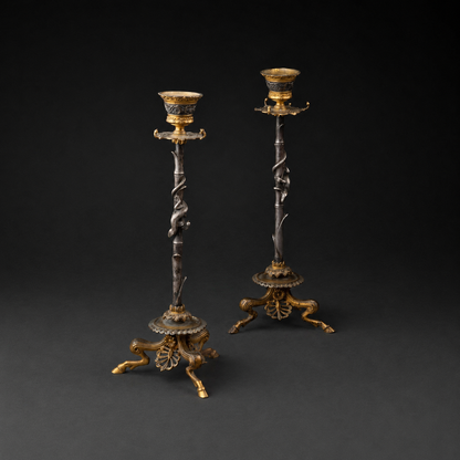 Par de candelabros neo-pompeyanos de bronce ormolu y plata. Francia SXIX