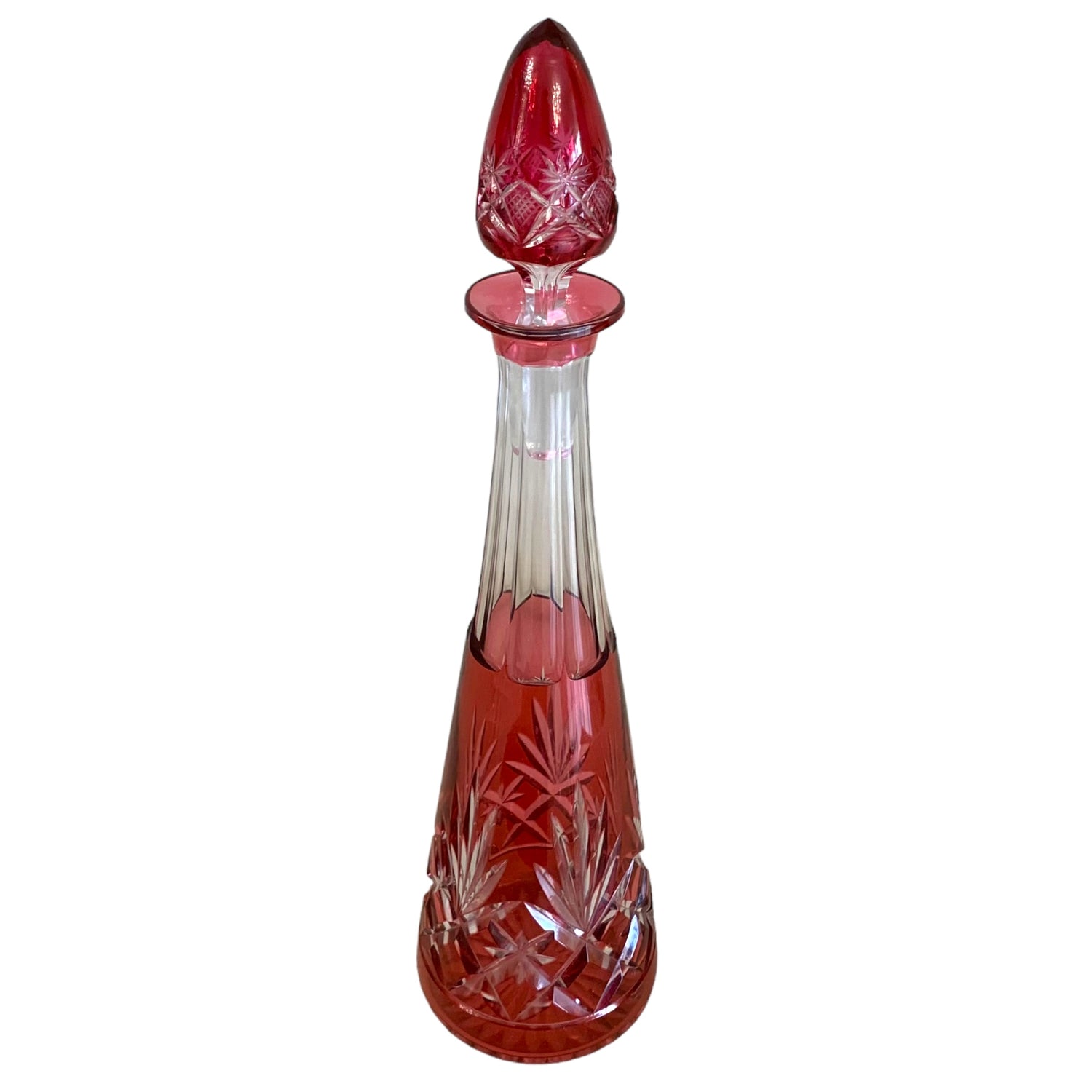Botella de cristal cortado checo color rojo intenso. SXX
