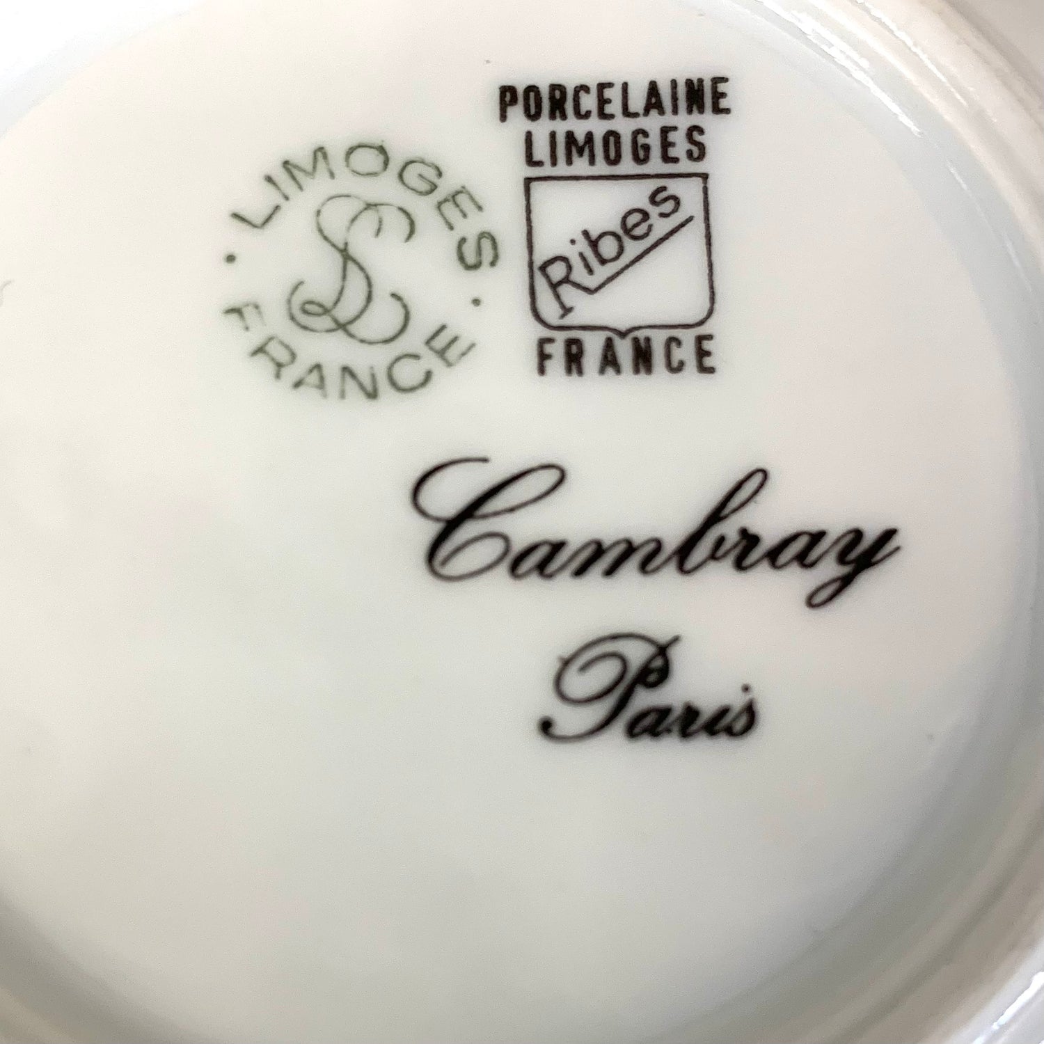 Taza de café de porcelana francesa Limoge. SXIX (Valor unitario)