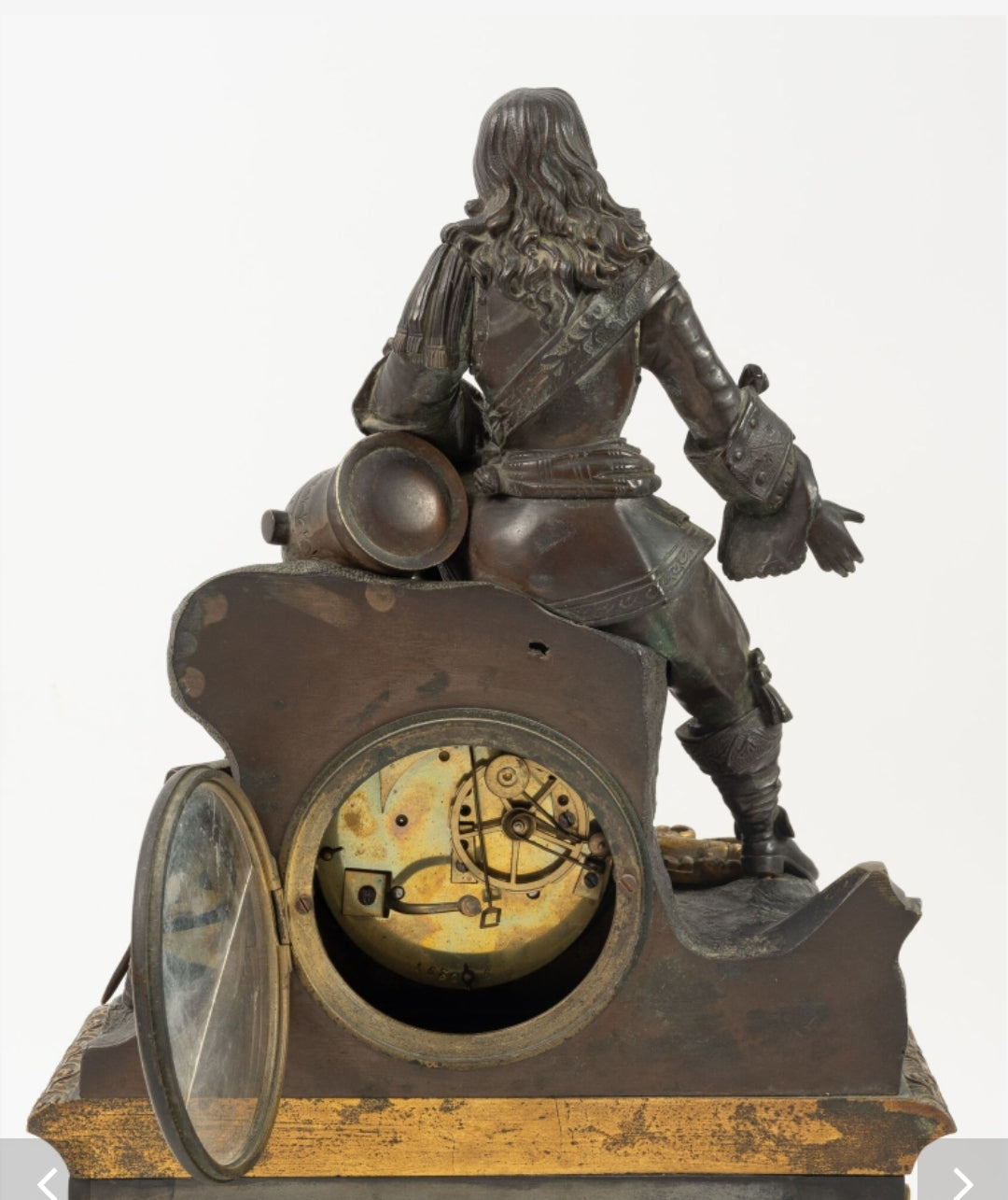 Reloj de marmol negro y bronce. SXIX