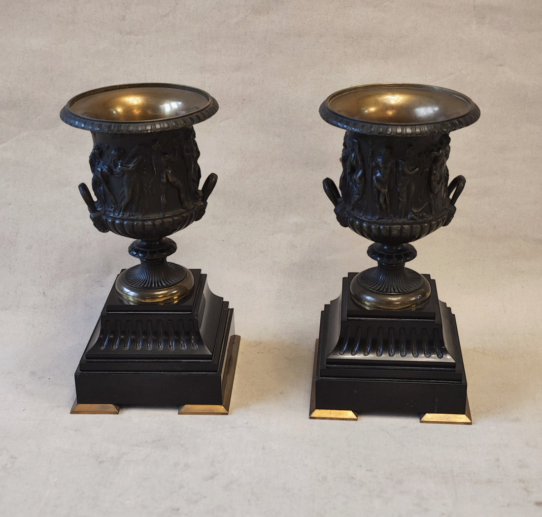 Par de cassolettes de bronce franceses Neo-greco. SXIX