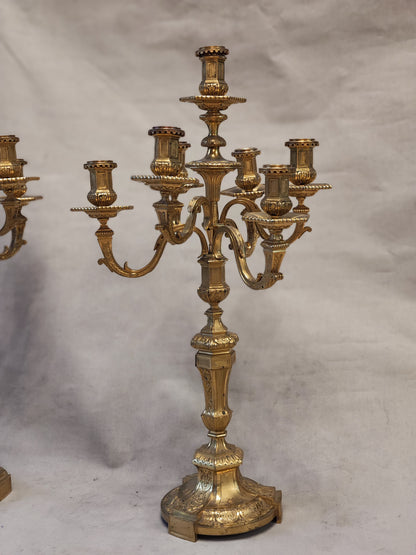 Gran par de candelabros franceses de bronce época Napoleón III. SXIX
