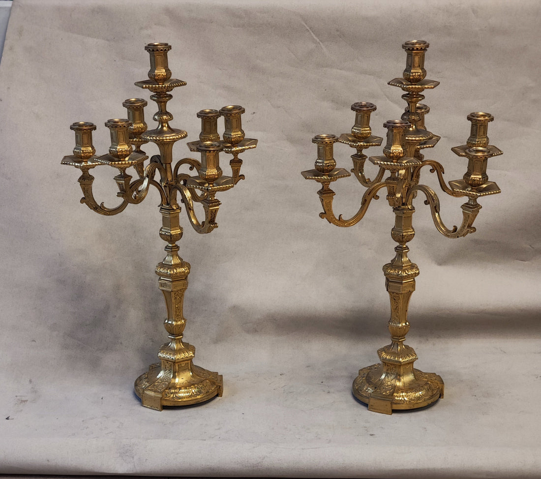 Gran par de candelabros franceses de bronce época Napoleón III. SXIX