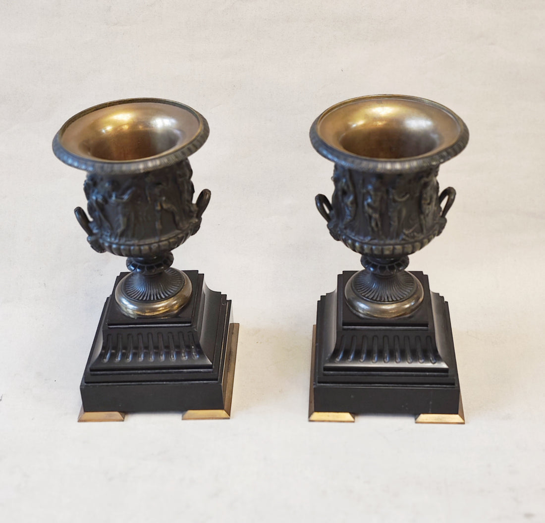Par de cassolettes de bronce franceses Neo-greco. SXIX