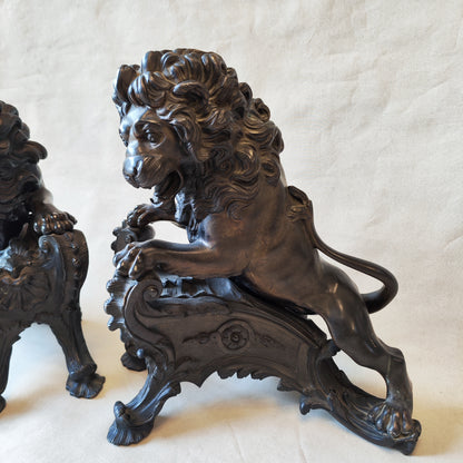 Magnifico par de morrillos de bronce de leones. Francia SXIX