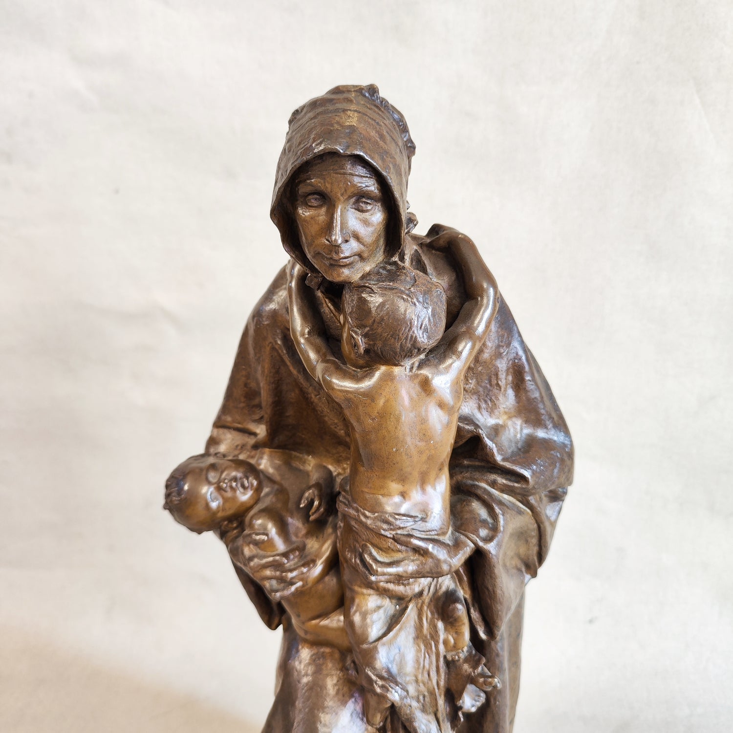 Escultura de bronce firmada Antonio Teixeira Lopes (1866-1942). Portugal