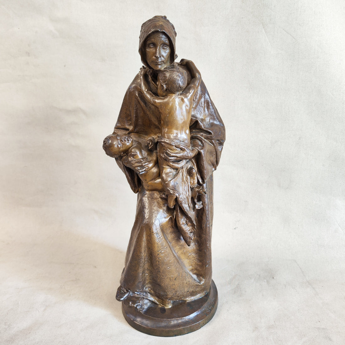 Escultura de bronce firmada Antonio Teixeira Lopes (1866-1942). Portugal