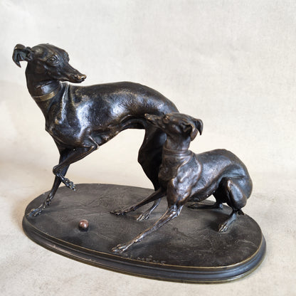 Galgos jugando en bronce. Pierre-Jules Mene (1810-1879). Francia
