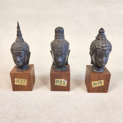 Esculturas en bronce fundido de busto tailandes. SXVIII
