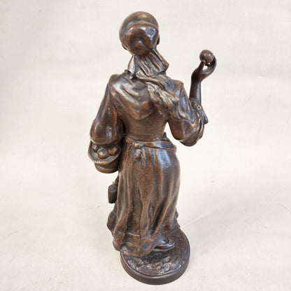Escultura bronce de una campensina firmada E. Drouot. Francia SXIX