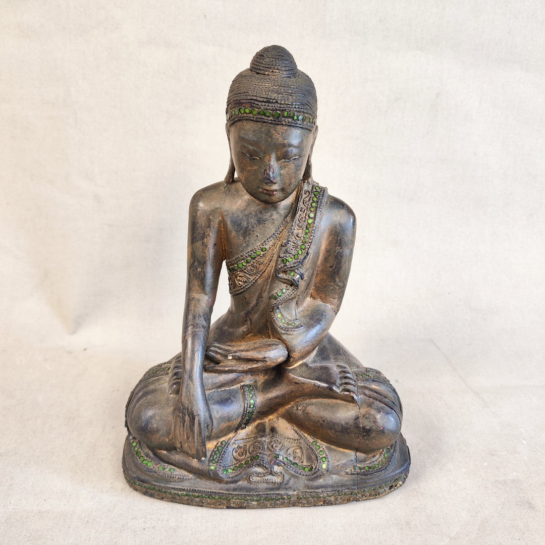 Buda vietnamita de madera policromado SXIX