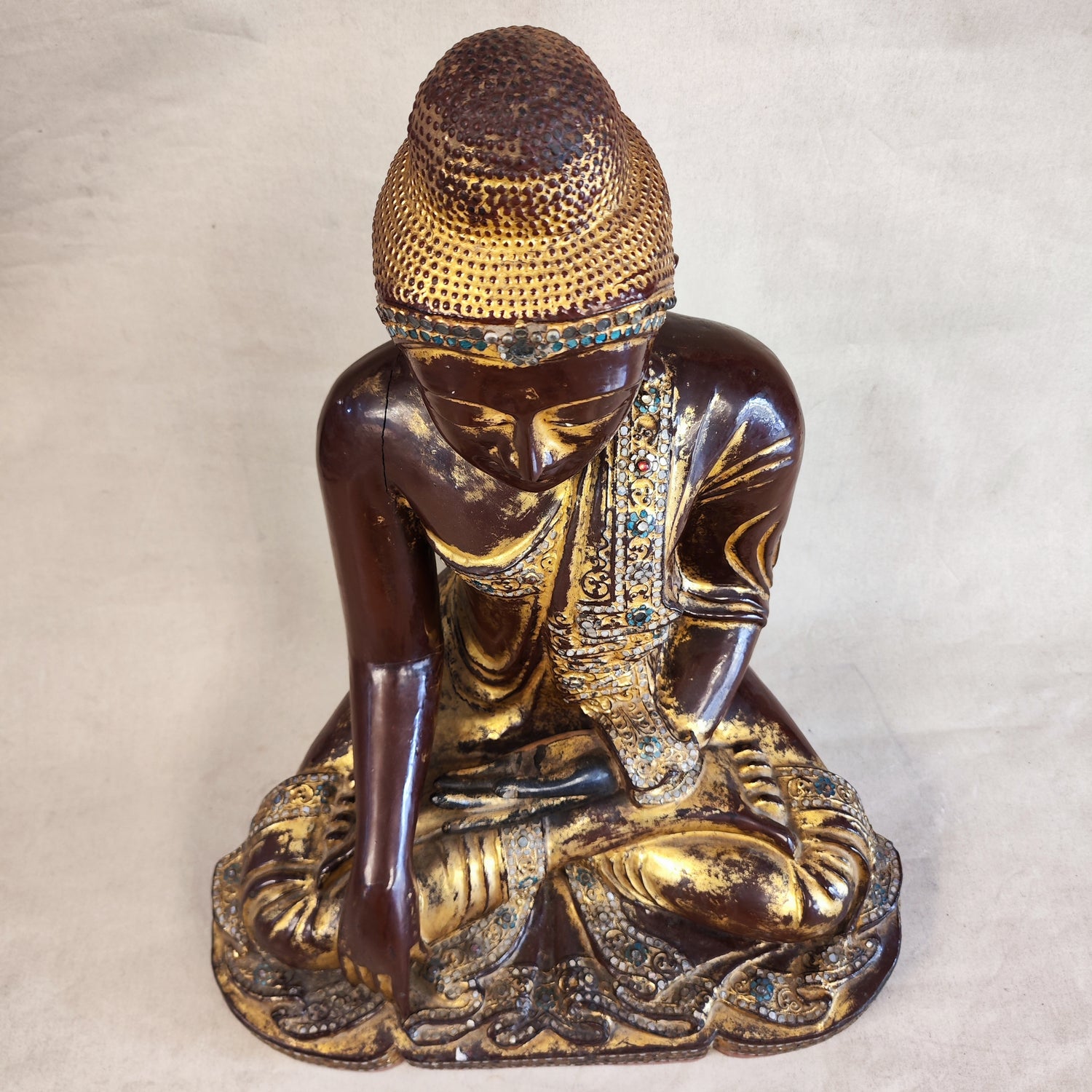 Buda vietnamita de madera policromada SXIX