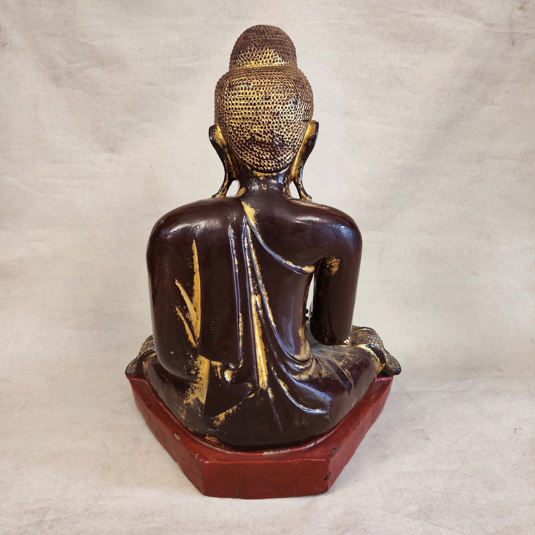Buda vietnamita de madera policromada SXIX