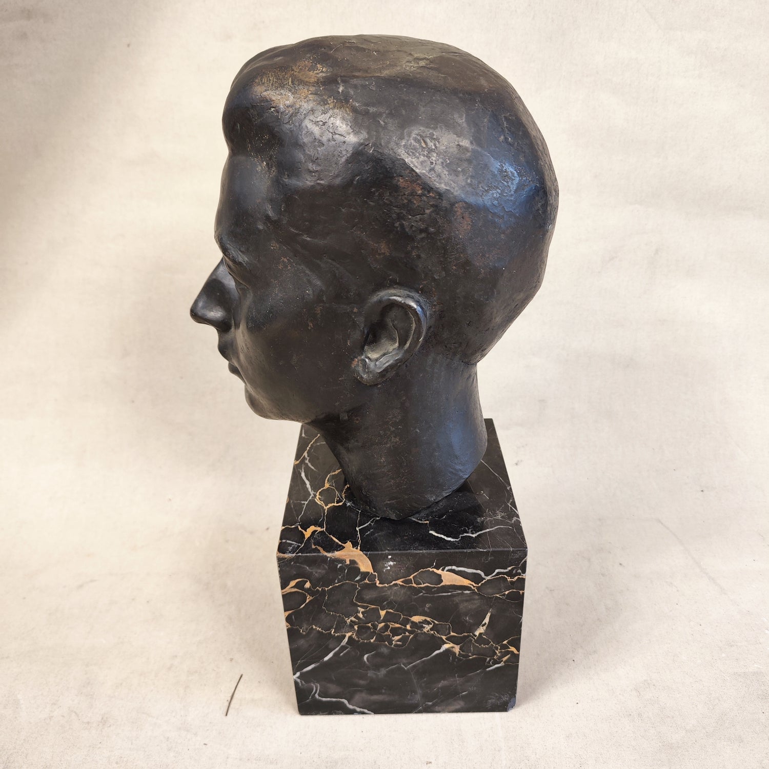 Busto en bronce. Guillaume Dumont (1889- 1950) Bélgica