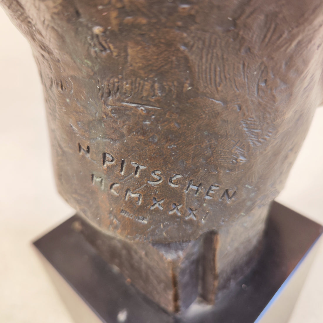 Busto Seraphin Martin. Firmado N. Pitschen