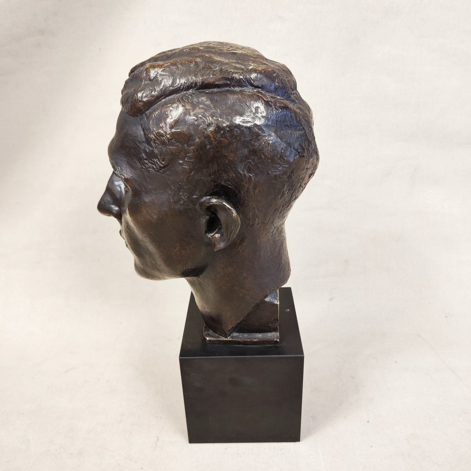 Busto Seraphin Martin. Firmado N. Pitschen