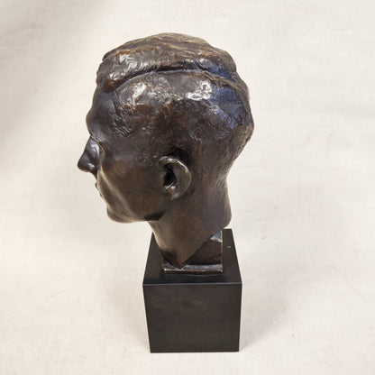 Busto Seraphin Martin. Firmado N. Pitschen