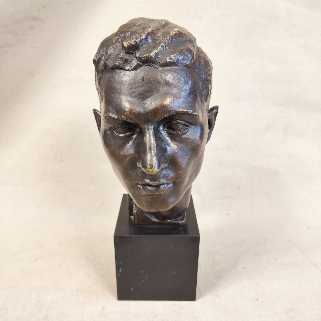 Busto Seraphin Martin. Firmado N. Pitschen