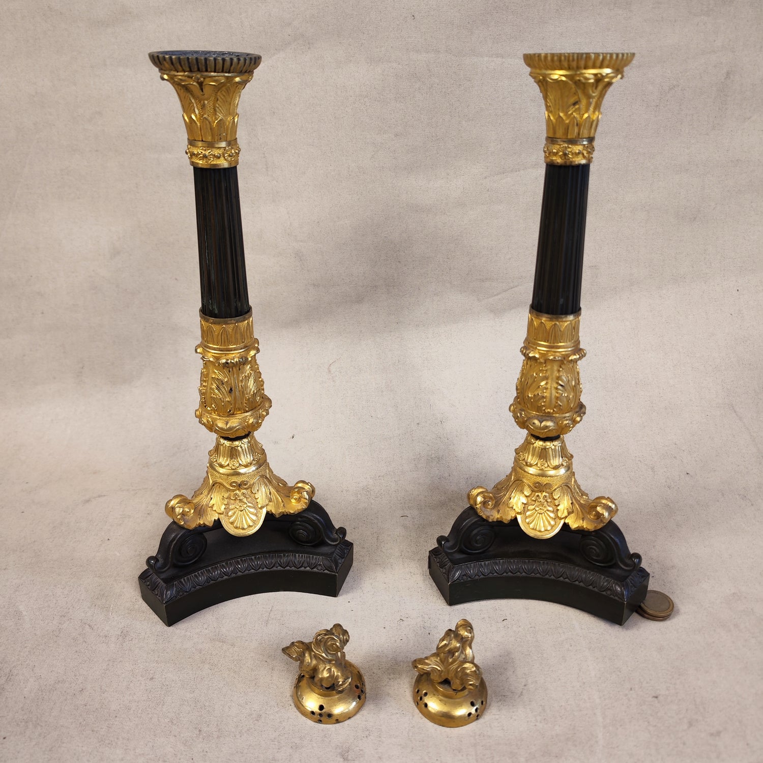 Par de candelabros de bronce franceses época Napoleón III. SXIX