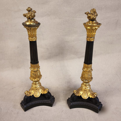 Par de candelabros de bronce franceses época Napoleón III. SXIX