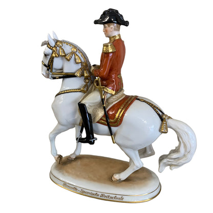 Figura de porcelana belga &quot;Escuela española de Equitación&quot;. SXIX