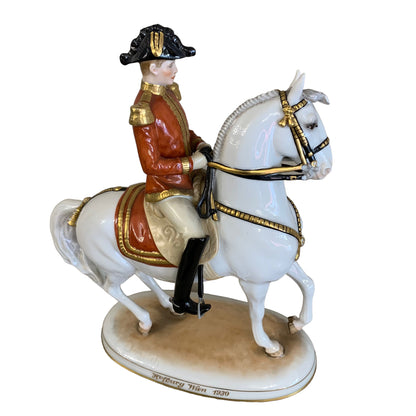 Figura de porcelana belga &quot;Escuela española de Equitación&quot;. SXIX