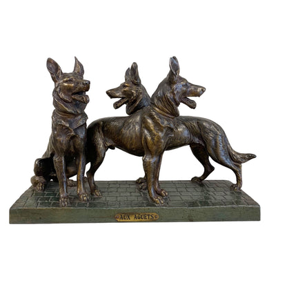 Escultura de perros en peltre. SXIX