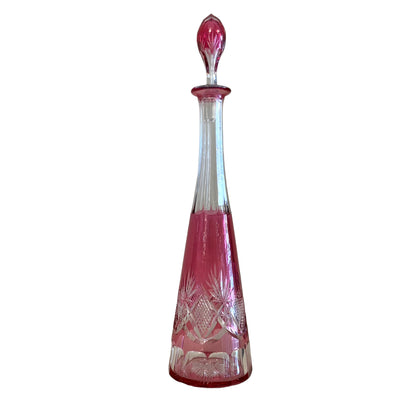 Botella de cristal cortado checo color magenta. SXX