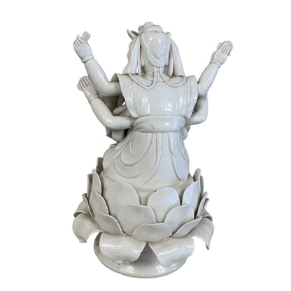 Figura de porcelana Blanc de Chine de diosa Guan Yin. SXIX