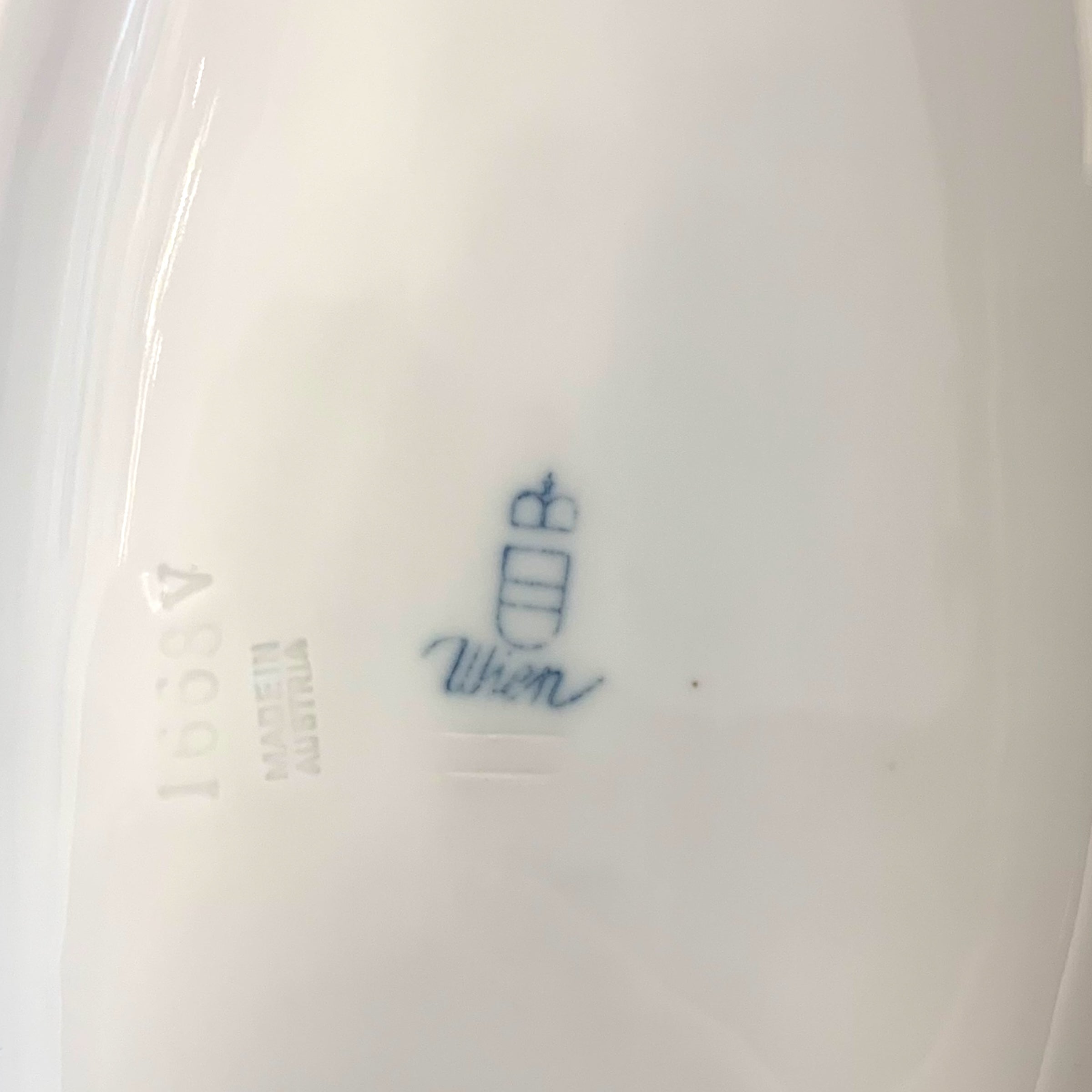 Figura de porcelana belga &quot;Escuela española de Equitación&quot;. SXIX