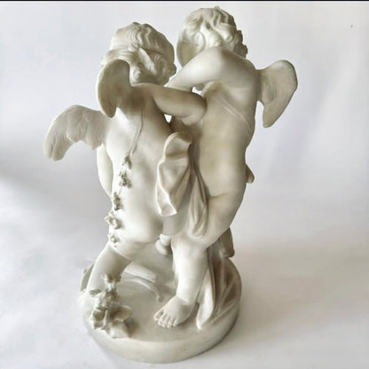 Escultura italiana de mármol de dos puttis. Italia SXIX