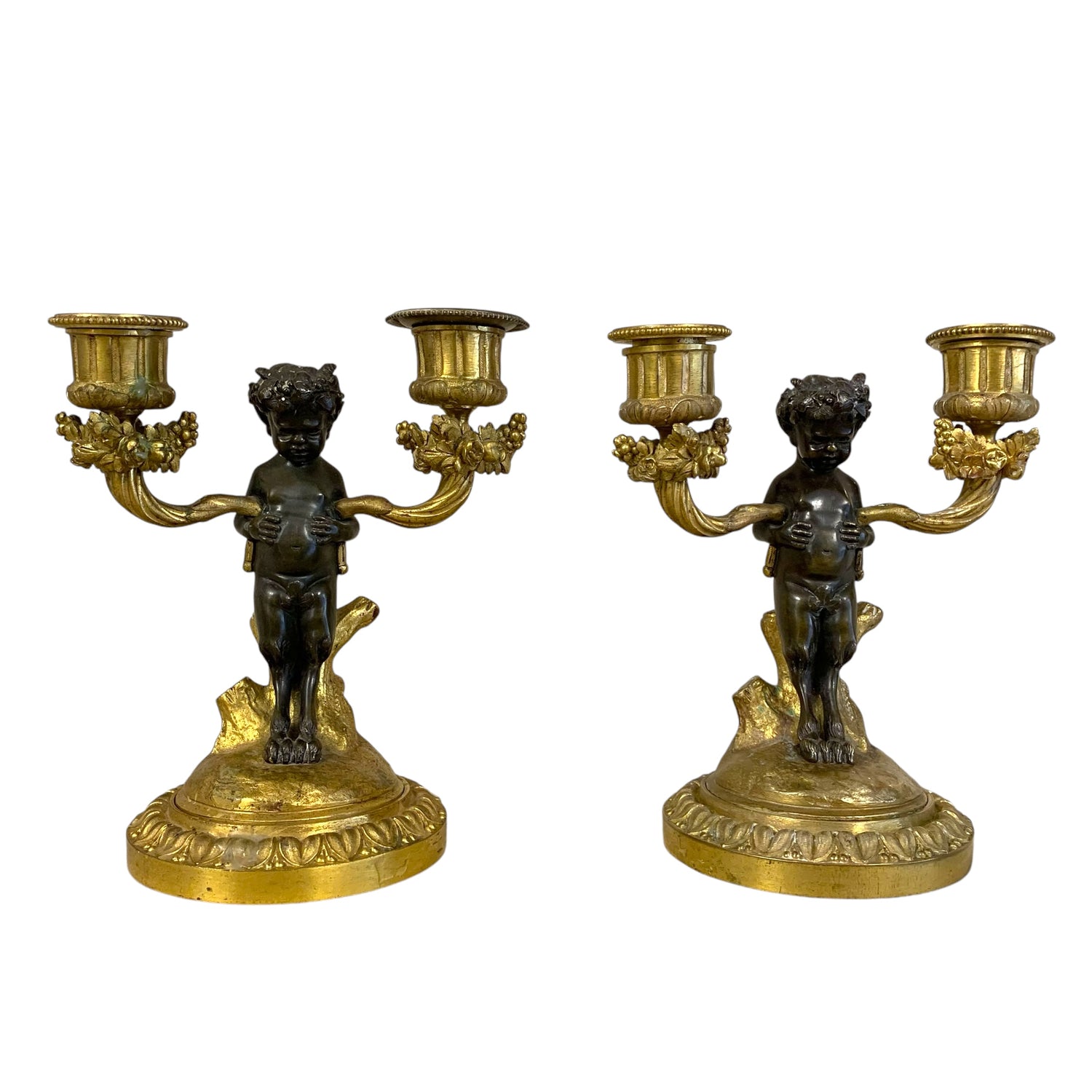 Par de candelabros de bronce. Época Napoleón III