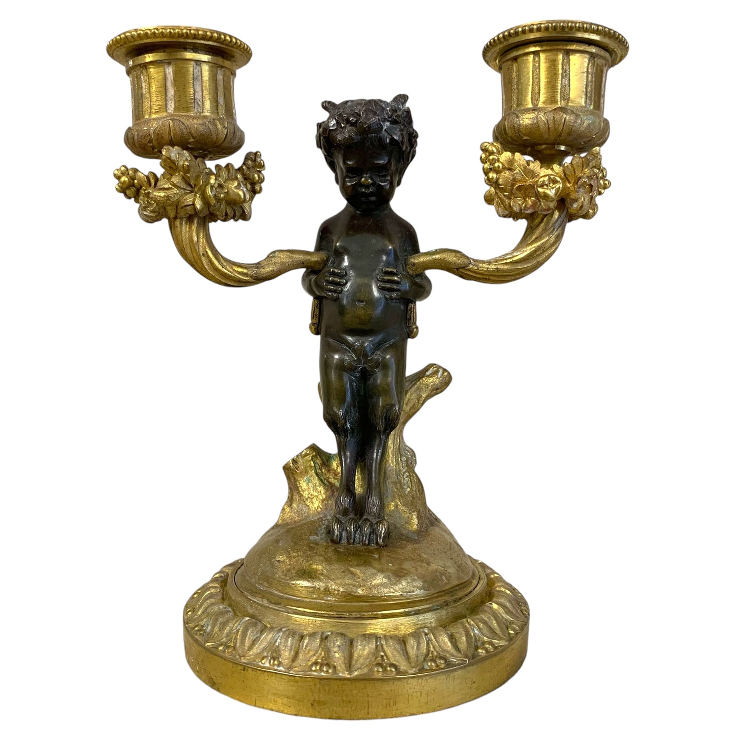 Par de candelabros de bronce. Época Napoleón III