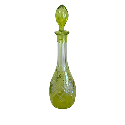 Botella de cristal cortado checo color vaselina Art-Deco. SXX