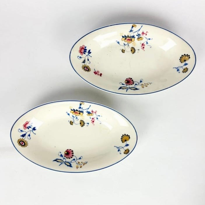 Magnifica vajilla de porcelana francesa Limoges de margaritas. Francia SXIX