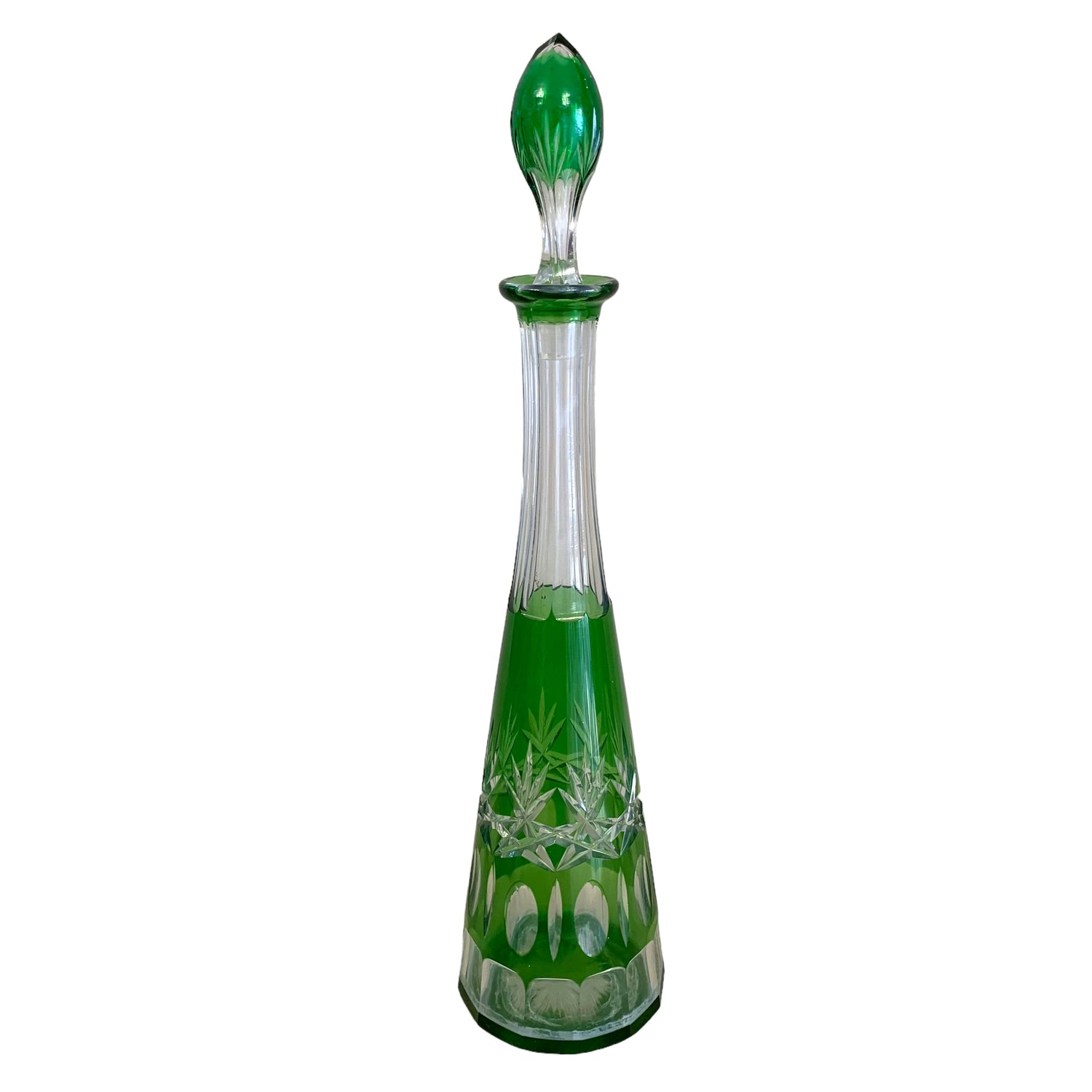 Botella de cristal cortado checo color verde Paris. SXX