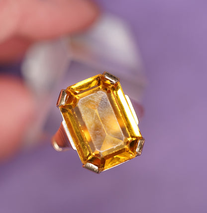 Anillo en oro con una citrina. Año 1900