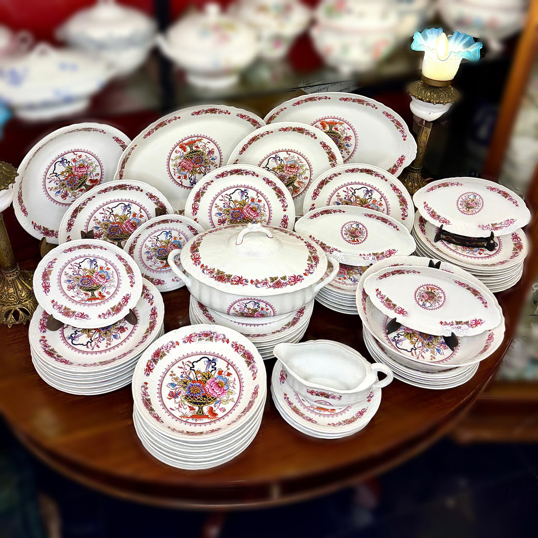 vajilla de porcelana francesa Couleuvre France modelo "Limoise". Francia SXIX