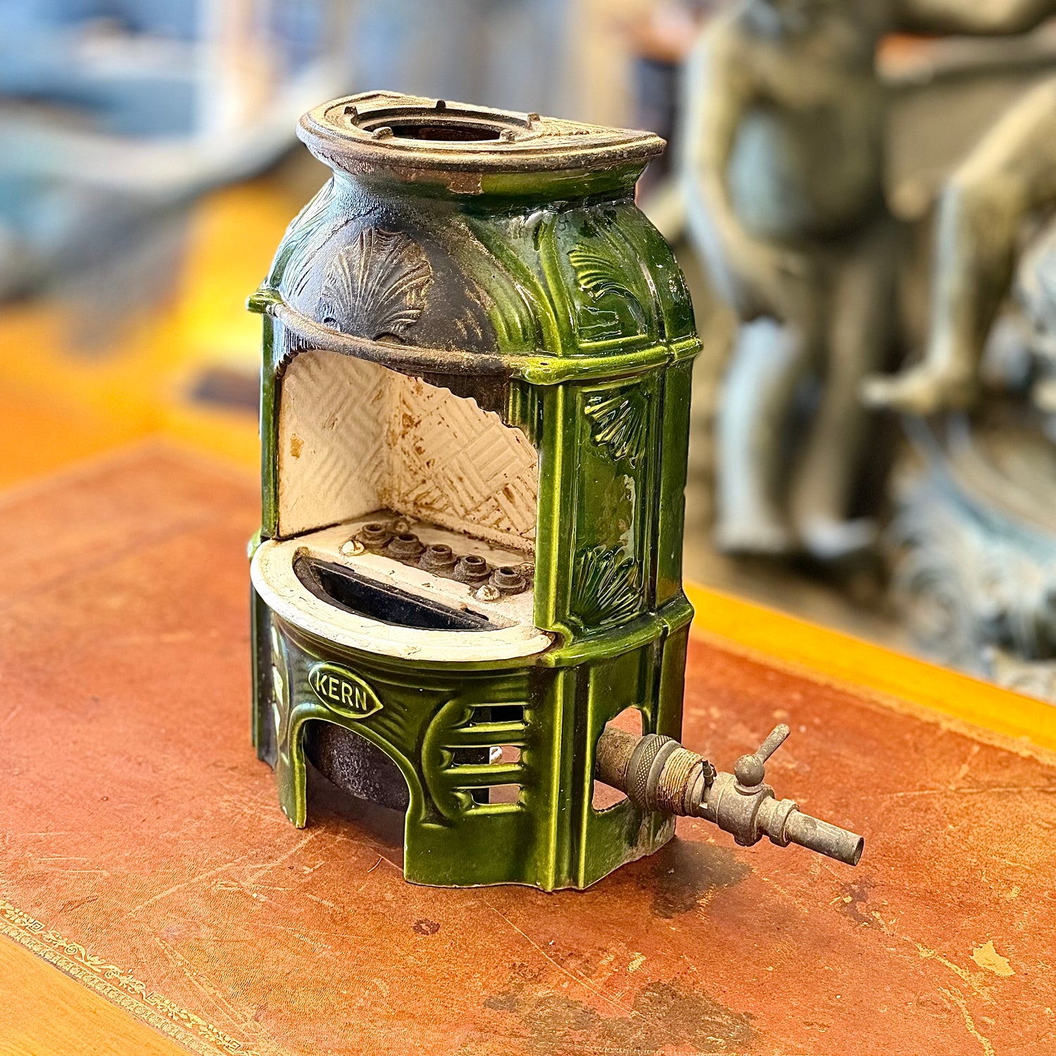 Estufa gas de fierro fundido Welsbach Kern inglesa Art-Nouveau. Inglaterra SXX