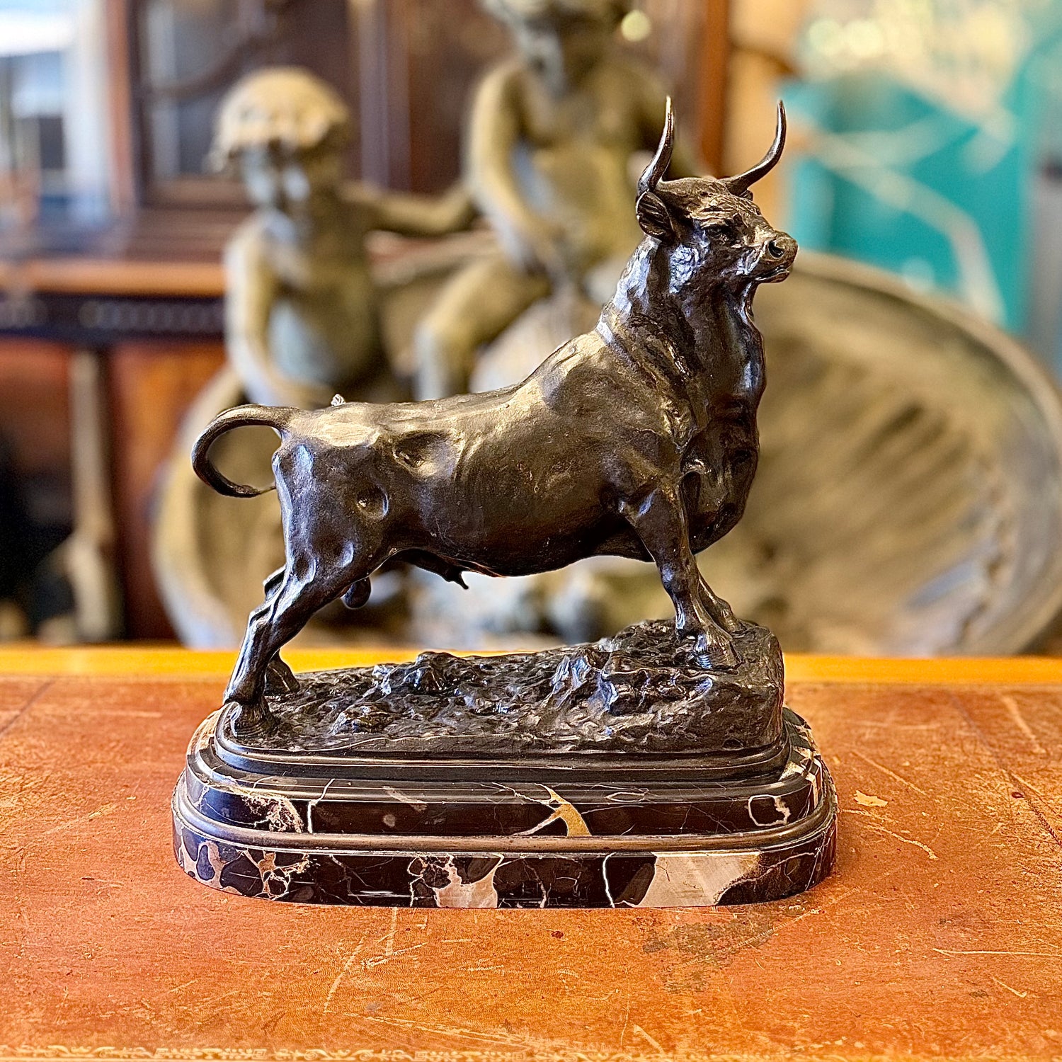 Espectacular toro de bronce patinado Rosa Bonheur. Francia SXIX