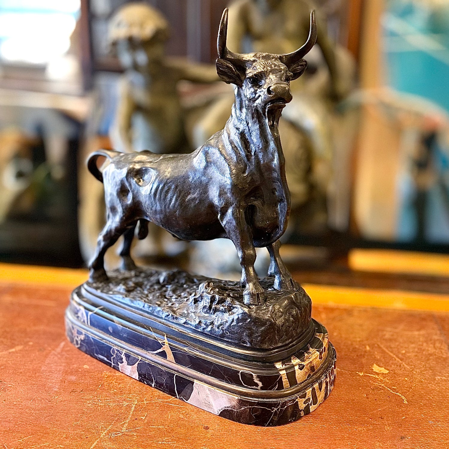 Espectacular toro de bronce patinado Rosa Bonheur. Francia SXIX